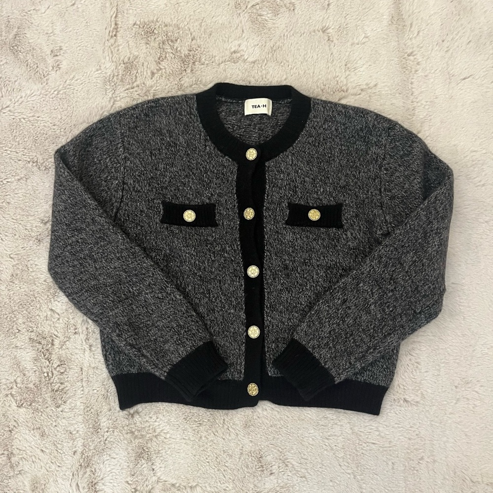 100% Wool Korean Sweater Cardigan Cropped Fit